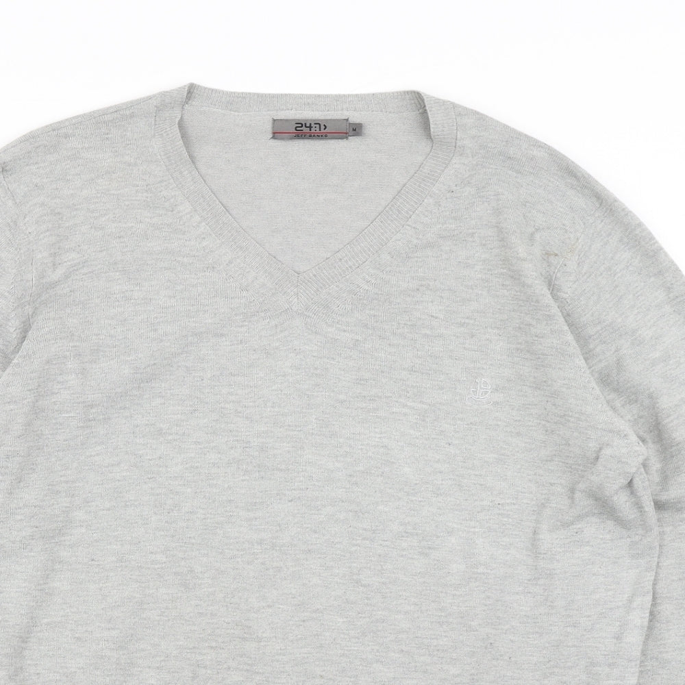 Close-up detail of 24:7 men’s grey knit jumper, size M