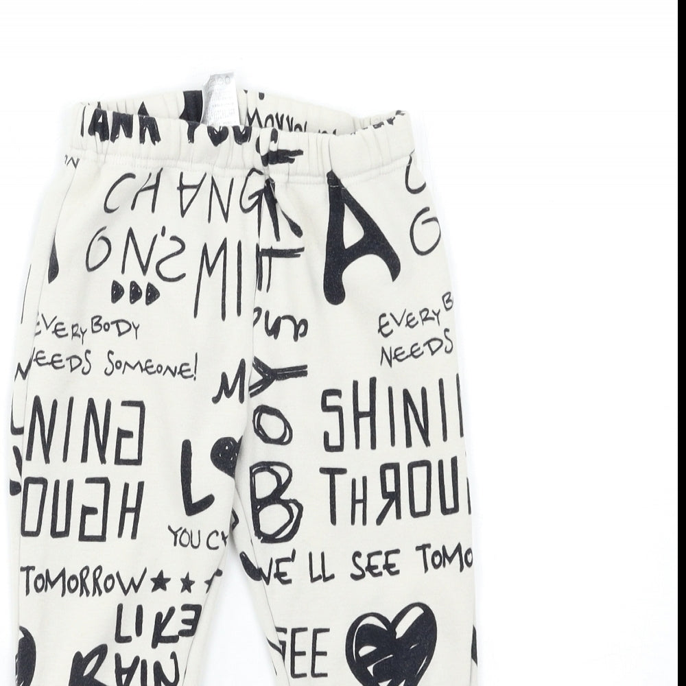 Preworn Girls White Geometric  Sweatpants Trousers Size 7 Years