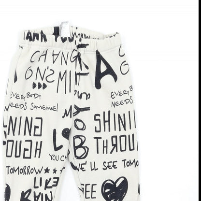 Preworn Girls White Geometric  Sweatpants Trousers Size 7 Years