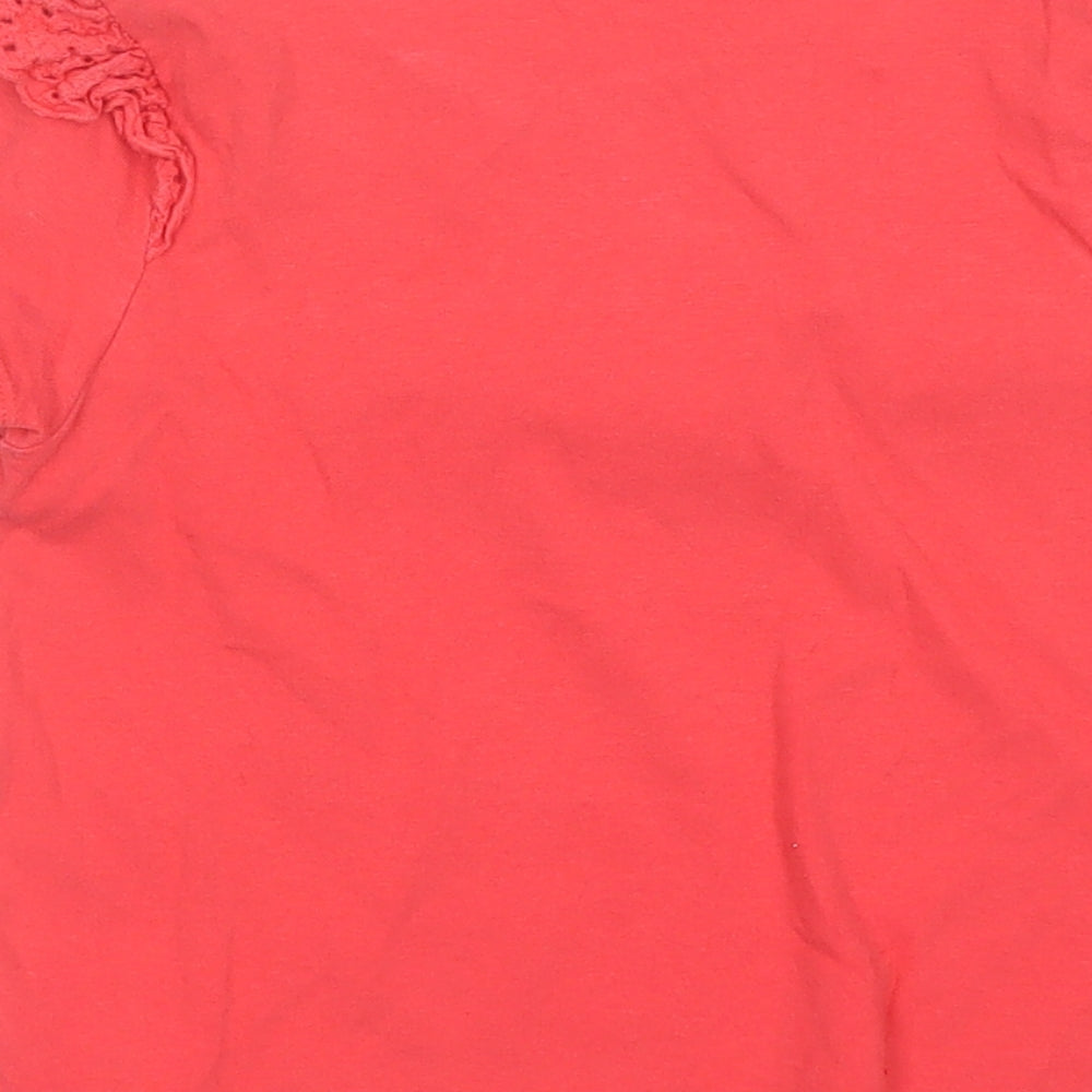 Brand and care label for Tu boys’ red basic t-shirt, size 5-6, years