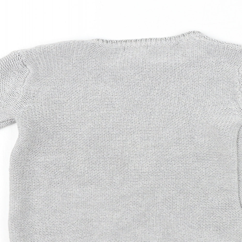Brand and care label for Kiabi girls’ grey jumper, size 4, years