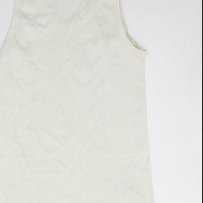 Brand and care label for Rider women’s white basic tank, size M