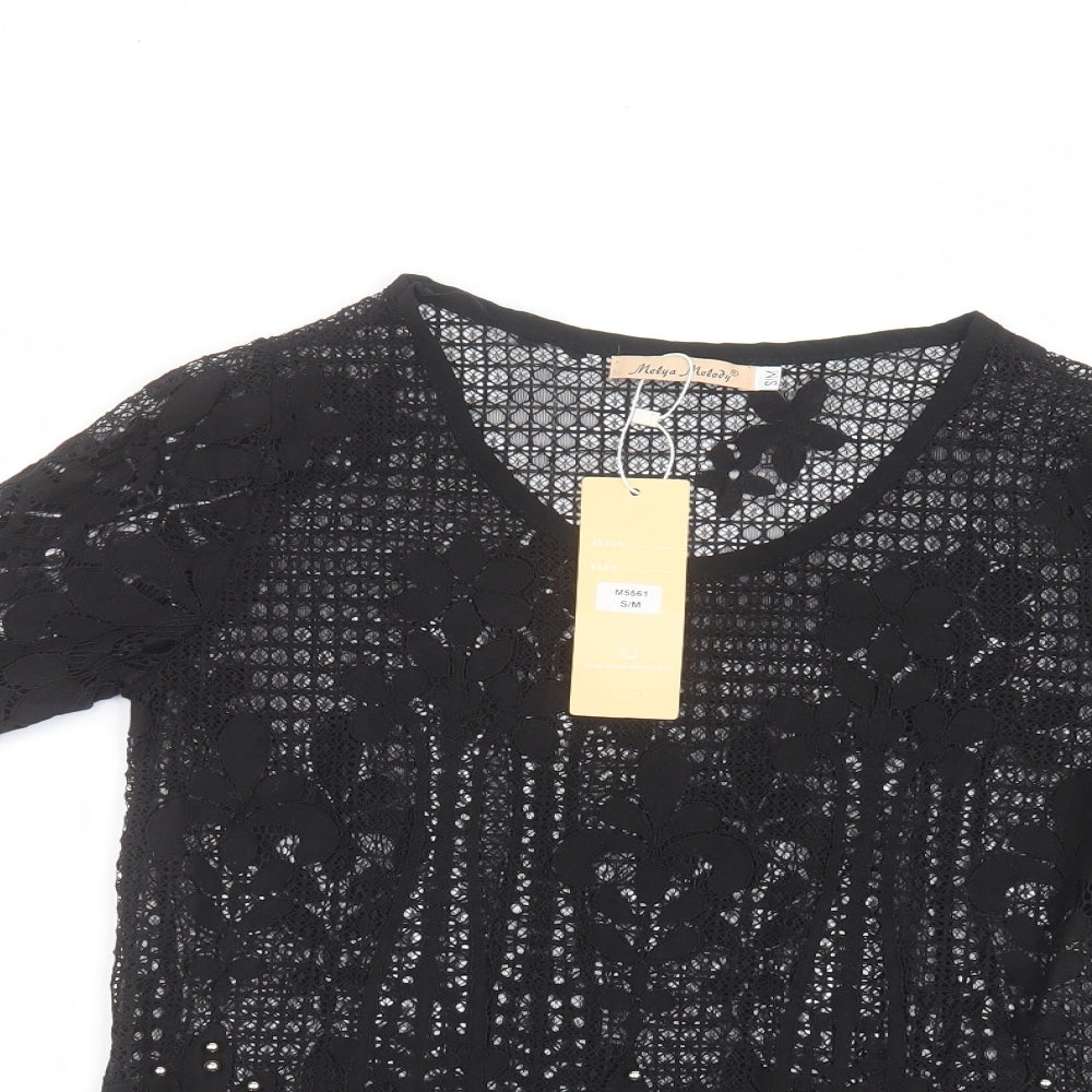 Close-up detail of Melya Melody women’s black basic t-shirt, size M