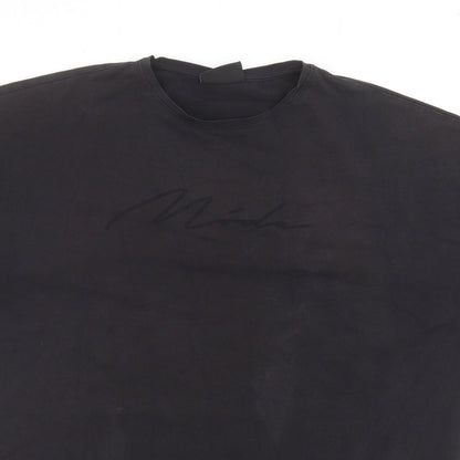 Close-up detail of Mode men’s black t-shirt, size L