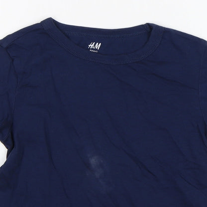 Close-up detail of H&M boys’ blue basic t-shirt, size 5-6, years
