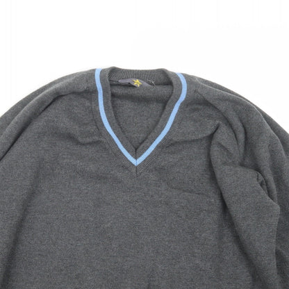 Close-up detail of Magic Fit men’s grey knit jumper, size S