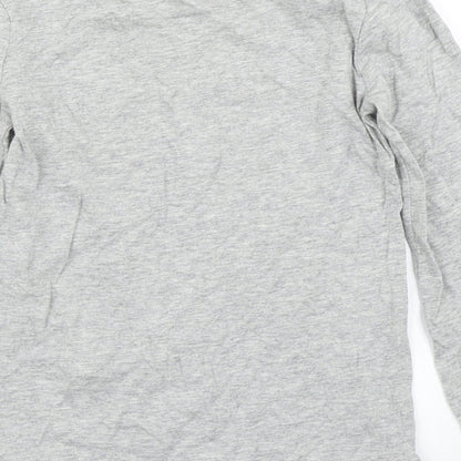 Brand and care label for Gap girls’ grey basic t-shirt, size 7, years