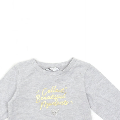 Close-up detail of Primark boys’ grey basic t-shirt, size 4-5, years