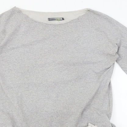Close-up detail of Baset women’s grey jersey basic t-shirt, size XL