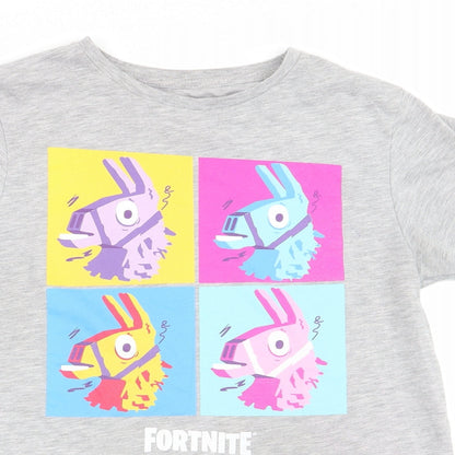 Close-up detail of fortnite boys’ grey basic t-shirt, size M