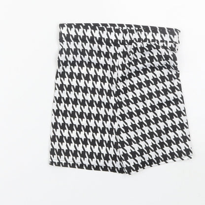 PRETTYLITTLETHING Womens Black Houndstooth  Biker Shorts Size 6