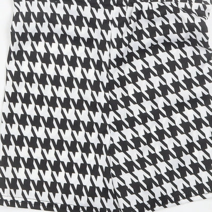 PRETTYLITTLETHING Womens Black Houndstooth  Biker Shorts Size 6