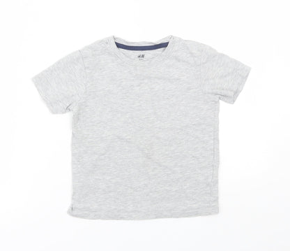 Additional front view of H&M girls’ grey basic t-shirt, size 5-6, years