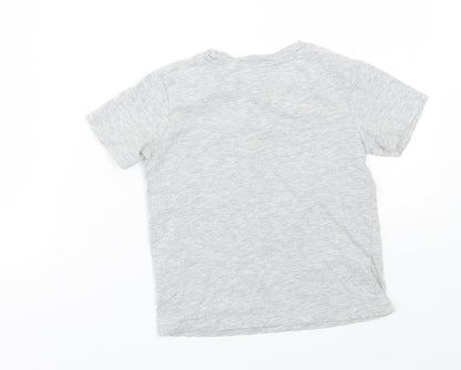 Back view of H&M girls’ grey basic t-shirt, size 5-6, years