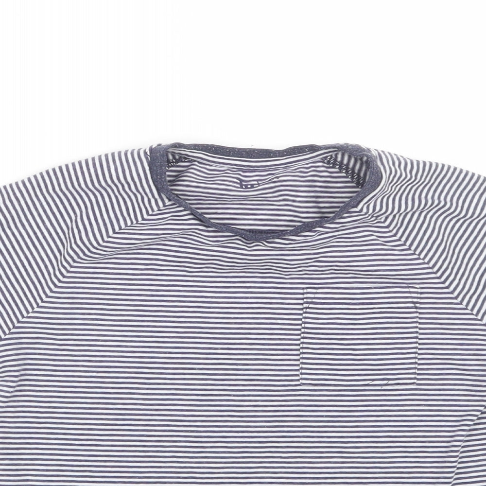 Close-up detail of Tu boys’ blue striped basic t-shirt, size 6-7, years