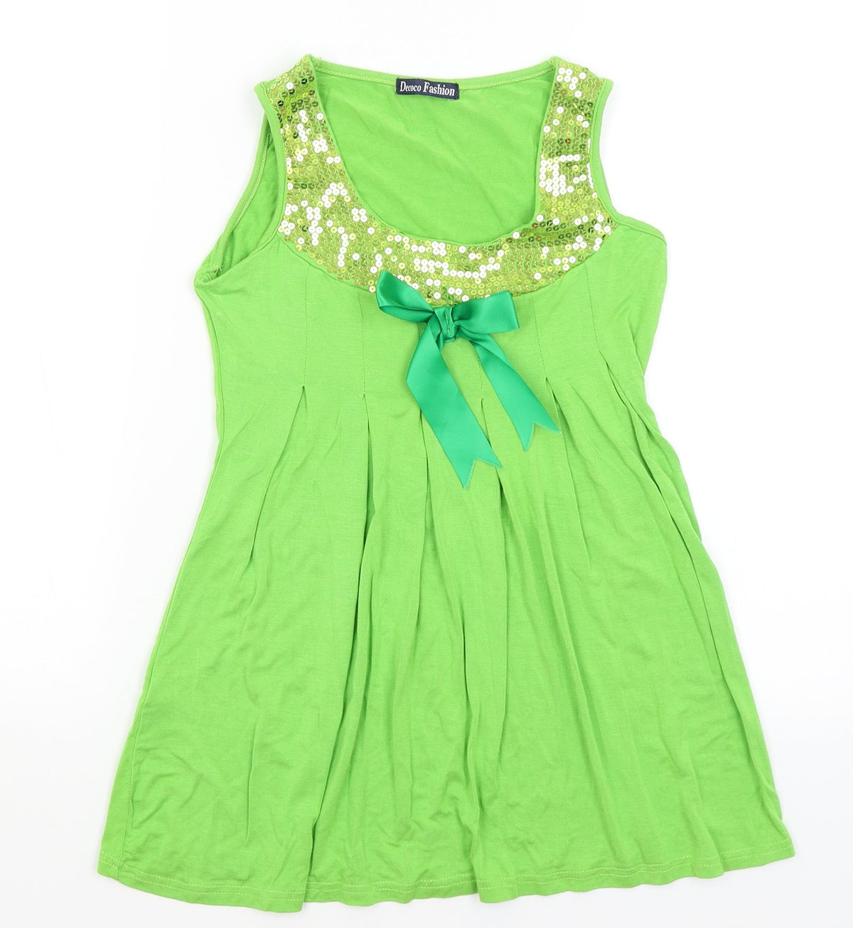 Additional front view of Decoco Fashion women’s green basic tank, size M