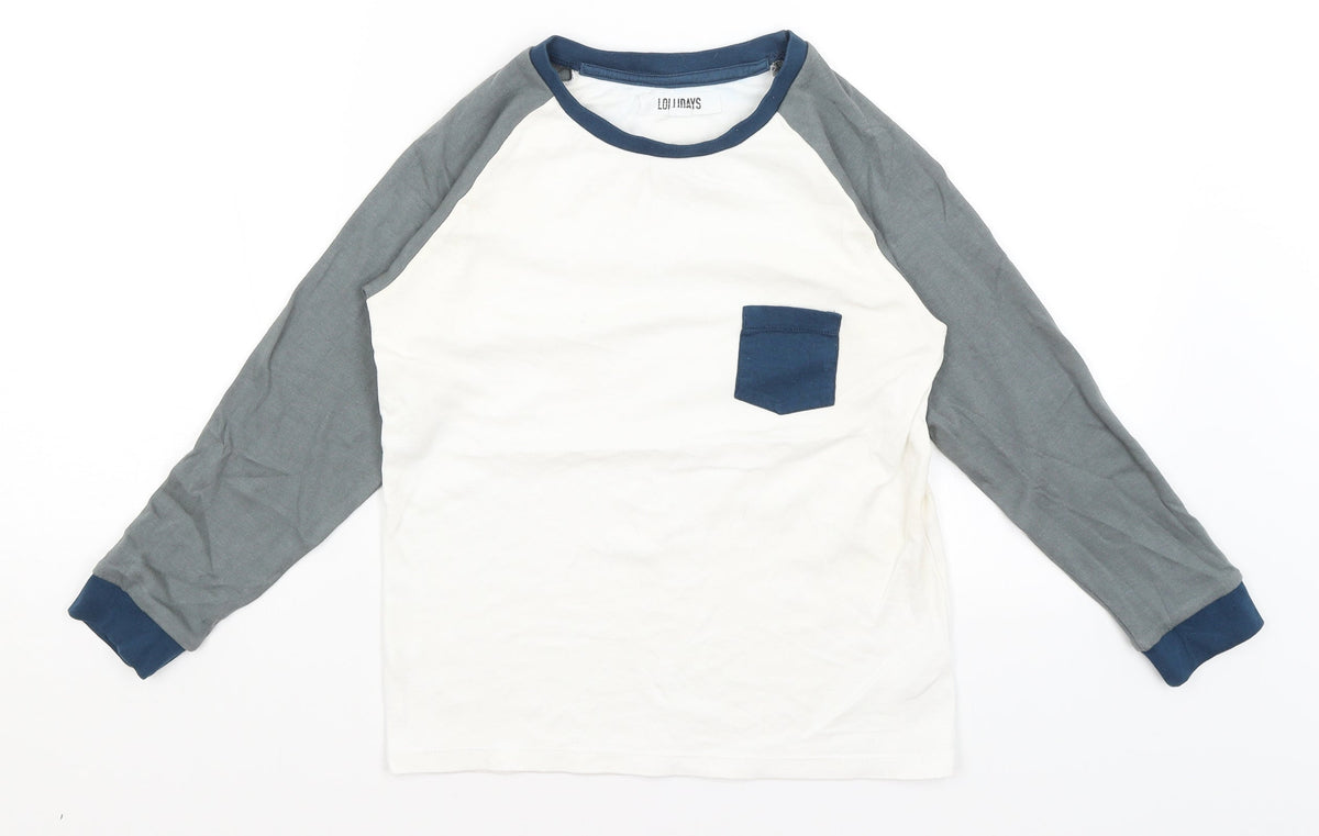 Additional front view of Lollidays boys’ white basic t-shirt, size 11-12, years