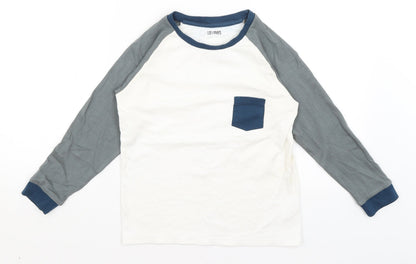 Additional front view of Lollidays boys’ white basic t-shirt, size 11-12, years