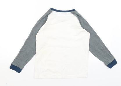 Back view of Lollidays boys’ white basic t-shirt, size 11-12, years