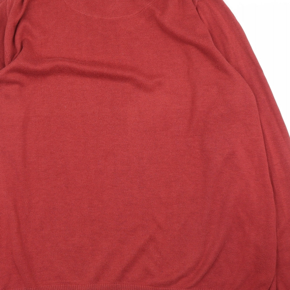 Brand and care label for Nobel League men’s red jumper, size 2XL