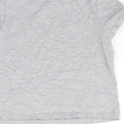 Brand and care label for George girls’ grey basic t-shirt, size 4-5, years