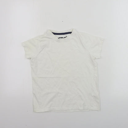 Additional front view of Demo boys’ white basic t-shirt, size 7-8, years
