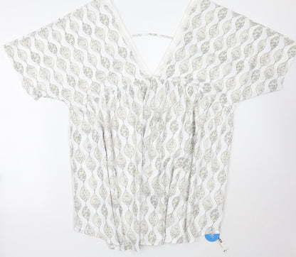 Additional front view of Cupshe women’s white floral a-line, size S