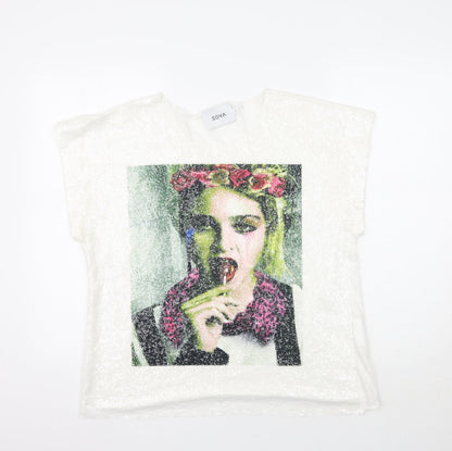 Additional front view of Zoya women’s white basic t-shirt, size L