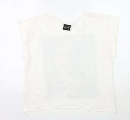 Back view of Zoya women’s white basic t-shirt, size L
