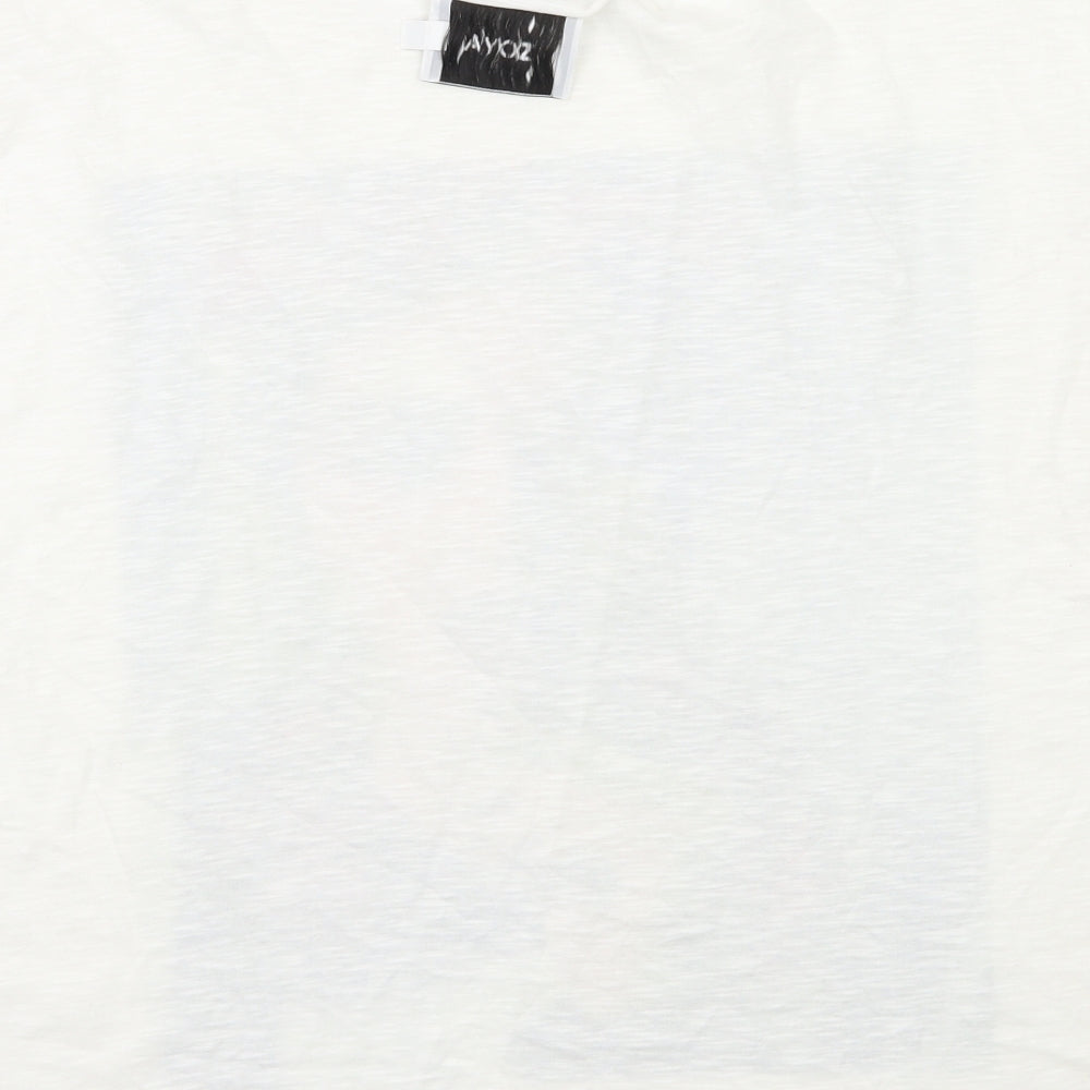 Brand and care label for Zoya women’s white basic t-shirt, size L