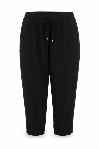 Front view of New Look women’s black sweatpants, size UK 10, 20-inch leg