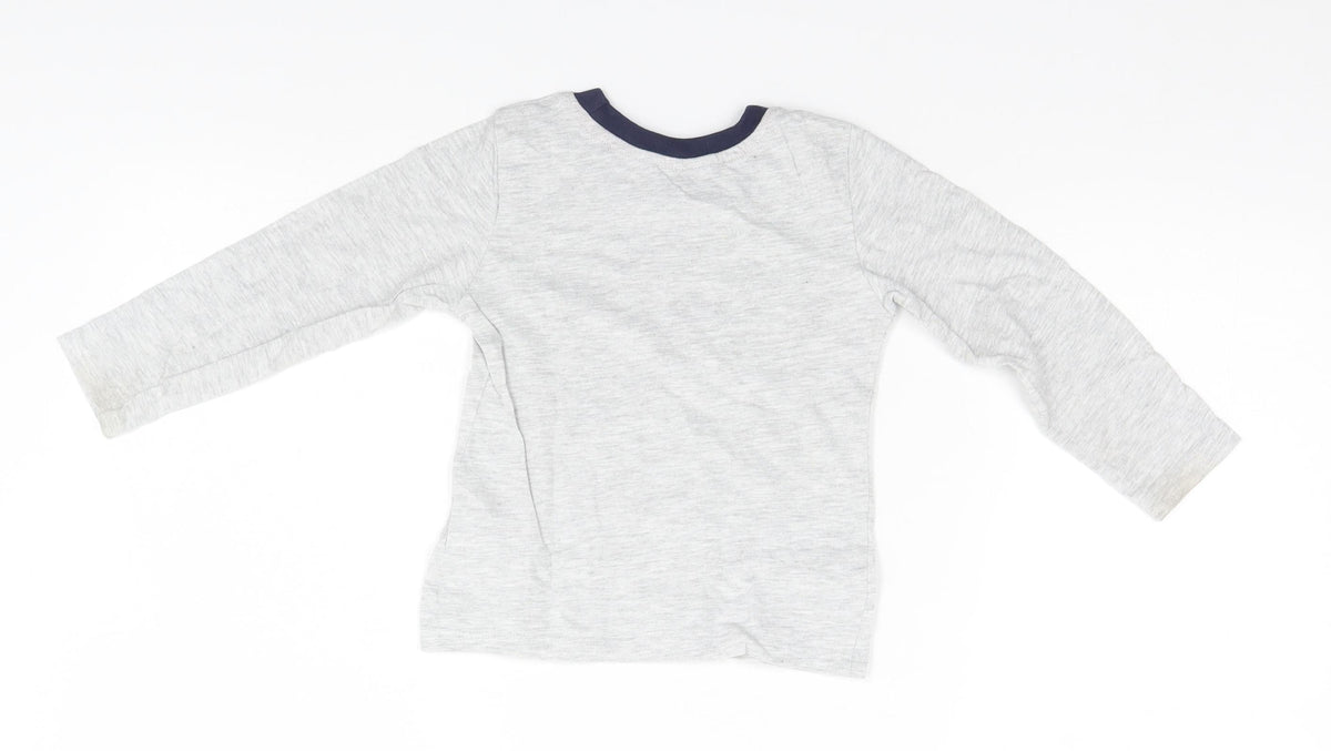 Back view of Primark girls’ white basic t-shirt, size 2, years - cool like mum
