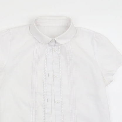Close-up detail of F&F girls’ white basic button-up, size 8-9, years