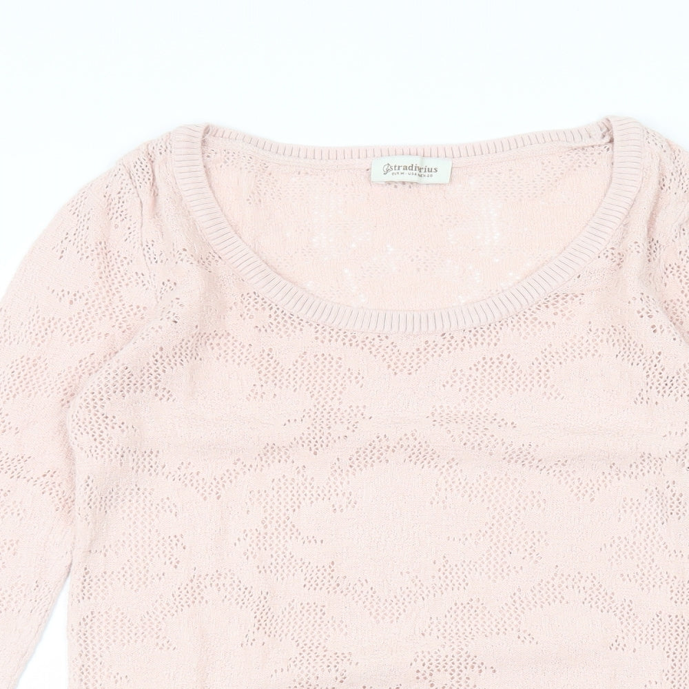 Close-up detail of Astradivarius women’s pink basic t-shirt, size M