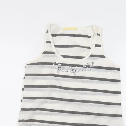 Womens UK Size S Preworn White Basic T-Shirt