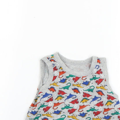 Close-up detail of Tu boys’ multicoloured geometric basic t-shirt, size 5-6, years