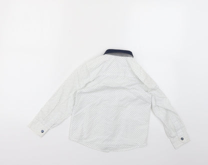 Back view of t5he spit5alfields shirt5 co boys’ white polka dot basic button-up, size 5-6, years