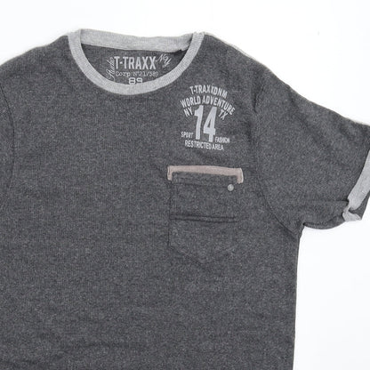 Close-up detail of T-Traxx women’s grey basic t-shirt, size L