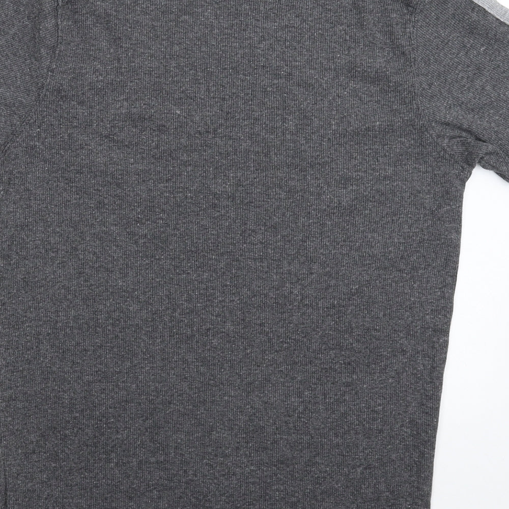 Brand and care label for T-Traxx women’s grey basic t-shirt, size L