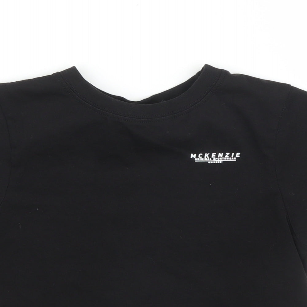 Close-up detail of Mackenzie boys’ black basic t-shirt, size 7, years