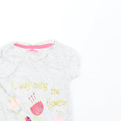 Close-up detail of So Cute Baby Grey Basic T-Shirt, size 9-12, Months