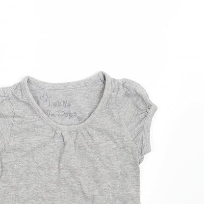 Close-up detail of Matalan girls’ grey basic t-shirt, size 4-5, years
