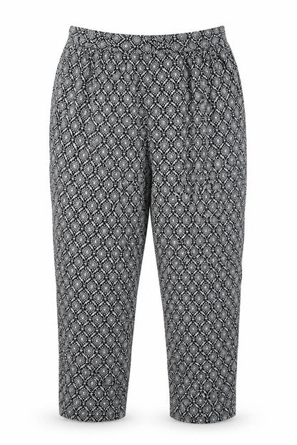 Front view of New Look women’s black paisley cropped trousers, size UK 8, 20-inch leg