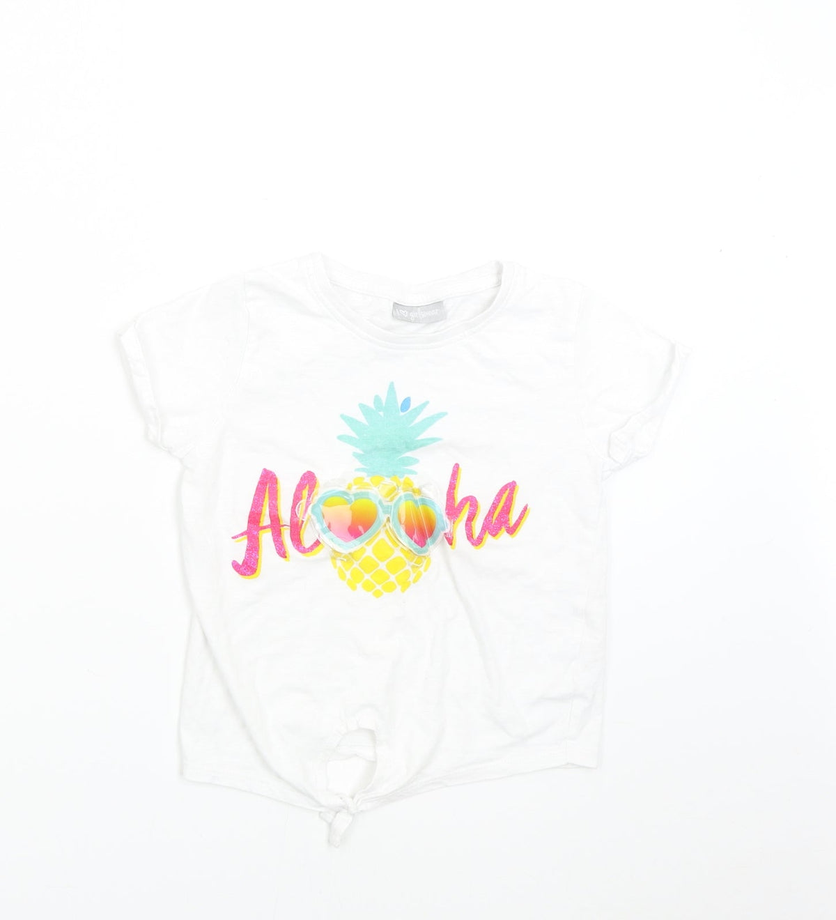Additional front view of Matalan girls’ white basic t-shirt, size 6, years