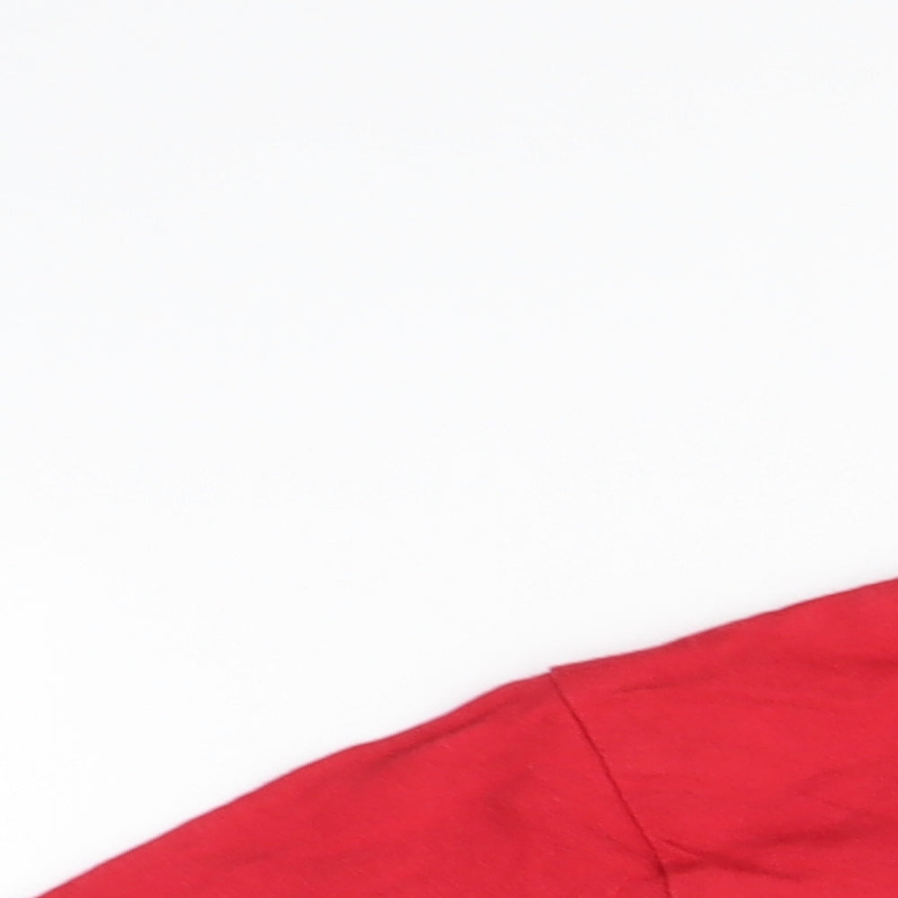 Close-up detail of Primark boys’ red basic t-shirt, size 6-7, years
