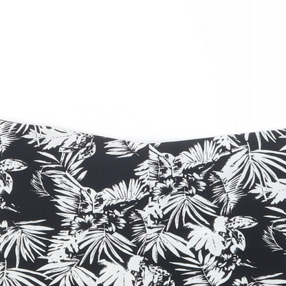 FOREVER 21 Womens Black Geometric  Hot Pants Shorts Size S