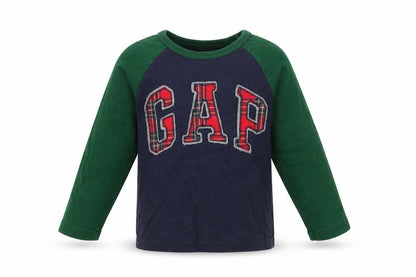 Front view of Gap boys’ green basic t-shirt, size 4, years