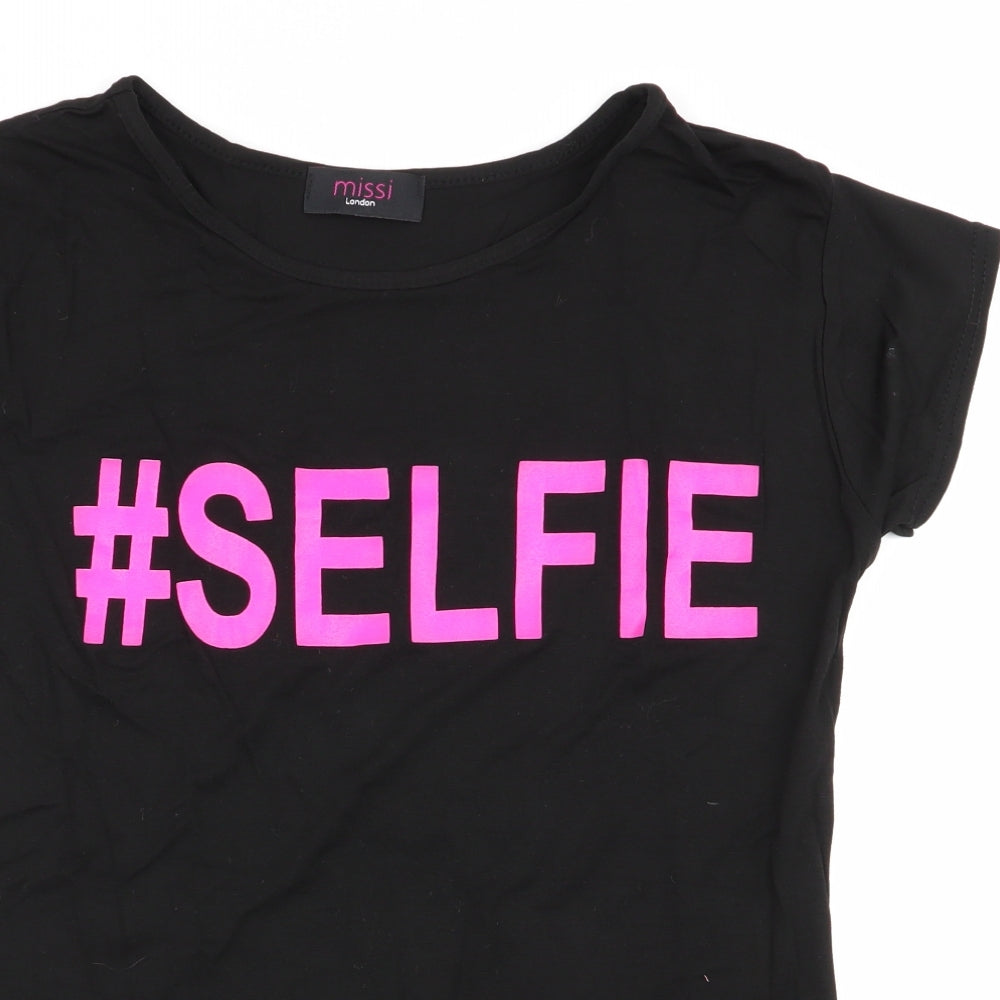 Close-up detail of missi london women’s black basic t-shirt, size S