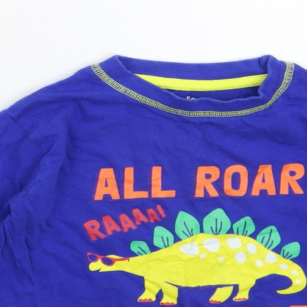 Close-up detail of Studio boys’ blue basic t-shirt, size 3-4, years