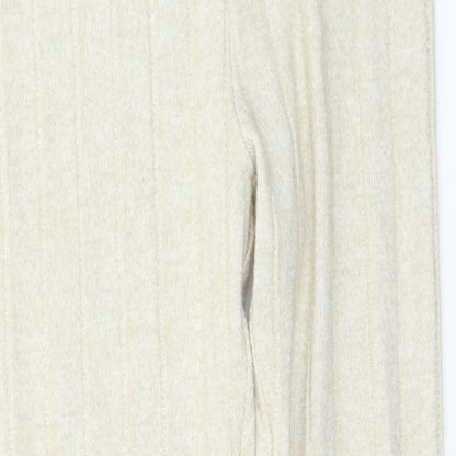 Close-up detail of Edge Street women’s beige solid capri lounge pants, size M